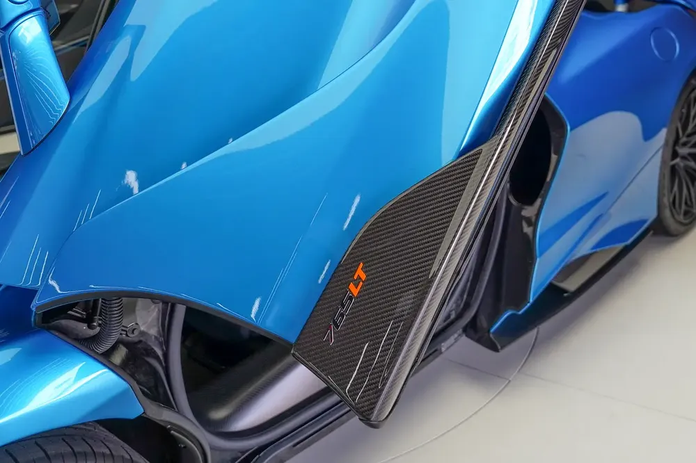765 LT | FULL CARBON INTERIOR | WARRANTY AVAILABLE - Image 7