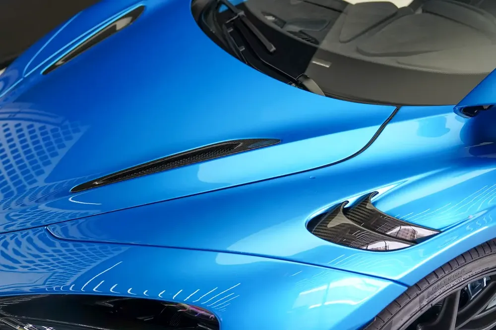 765 LT | FULL CARBON INTERIOR | WARRANTY AVAILABLE - Image 9