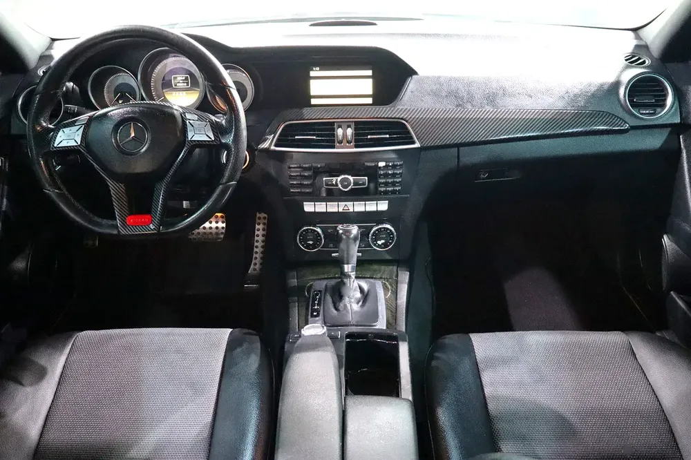 AMG Kit . Blue Efficiency . Full Option . GCC Specs . Excellent Condition - Image 11