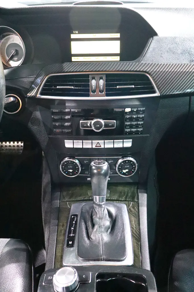AMG Kit . Blue Efficiency . Full Option . GCC Specs . Excellent Condition - Image 12