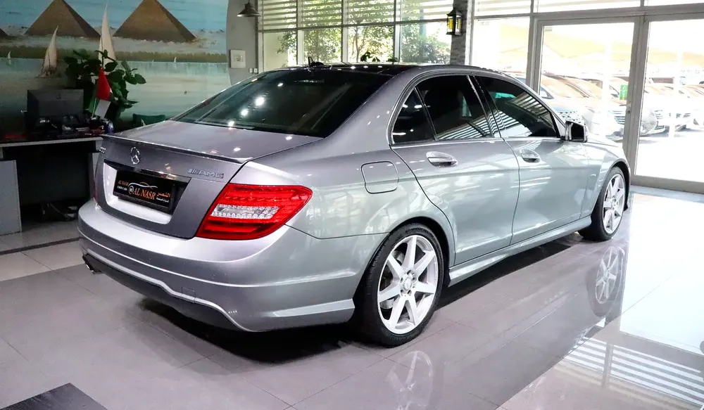 AMG Kit . Blue Efficiency . Full Option . GCC Specs . Excellent Condition - Image 6