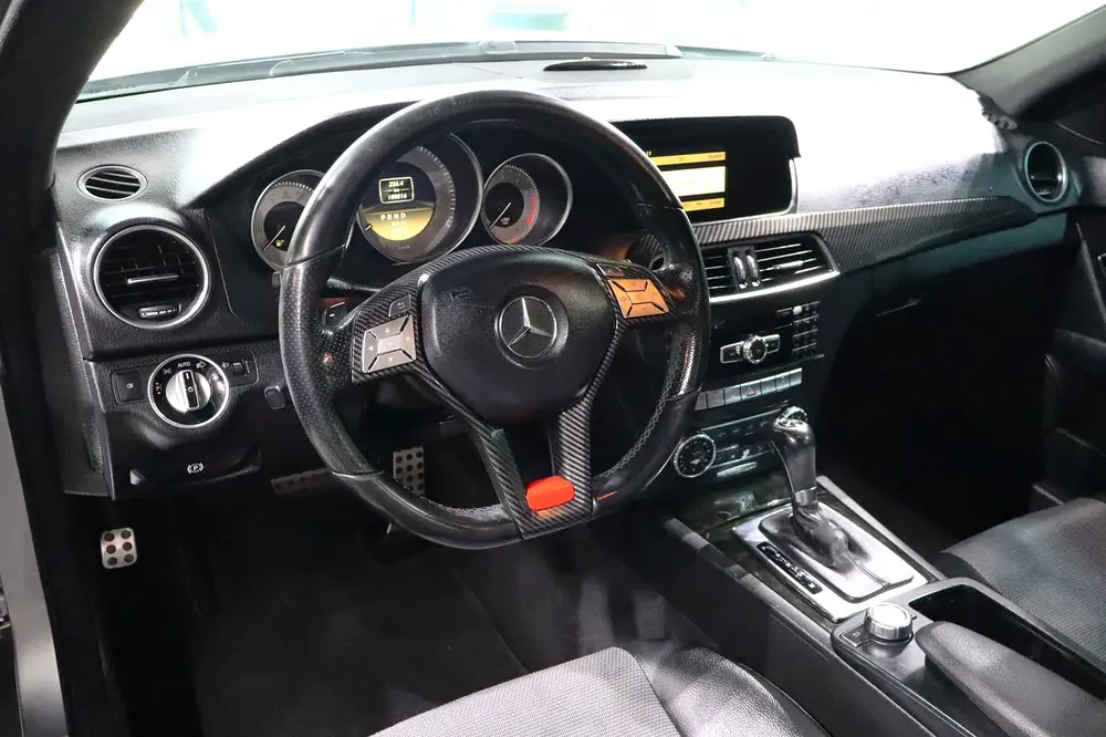 AMG Kit . Blue Efficiency . Full Option . GCC Specs . Excellent Condition - Image 8