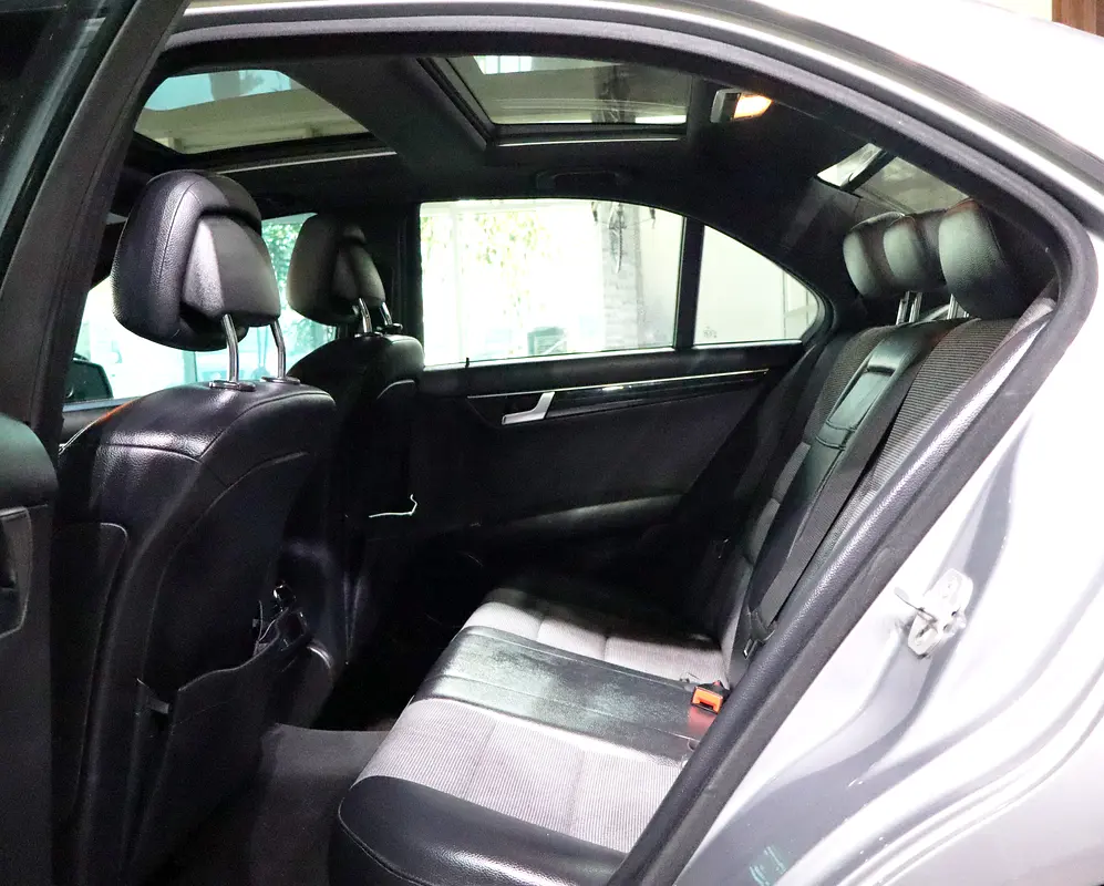 AMG Kit . Blue Efficiency . Full Option . GCC Specs . Excellent Condition - Image 9