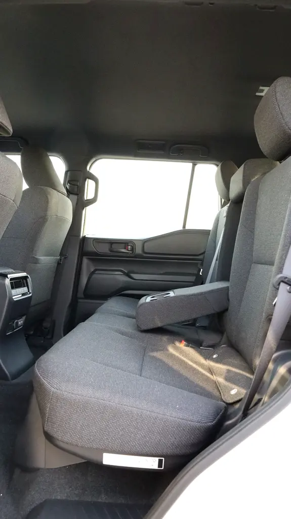 Toyota Prado 2025 GCC Specs - Image 10