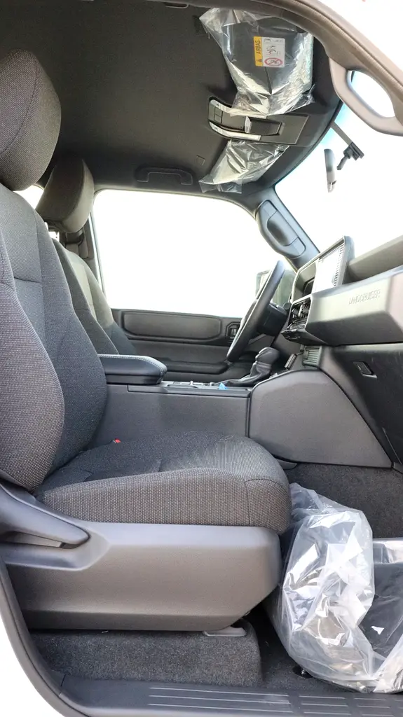 Toyota Prado 2025 GCC Specs - Image 7
