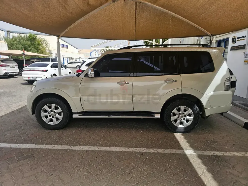 Mitsubishi Pajero 2020 GLS GCC Specs - Excellent Condition - Image 9