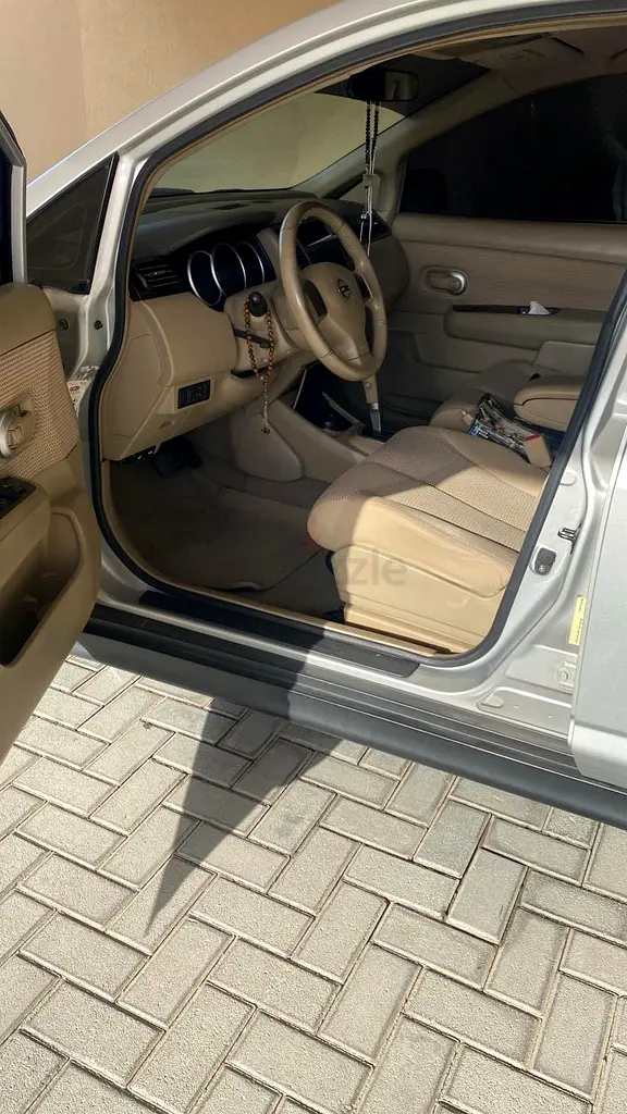 Nissan Tiida 2012 LE - GCC Specs - Reliable in Excellent Condition - Image 5
