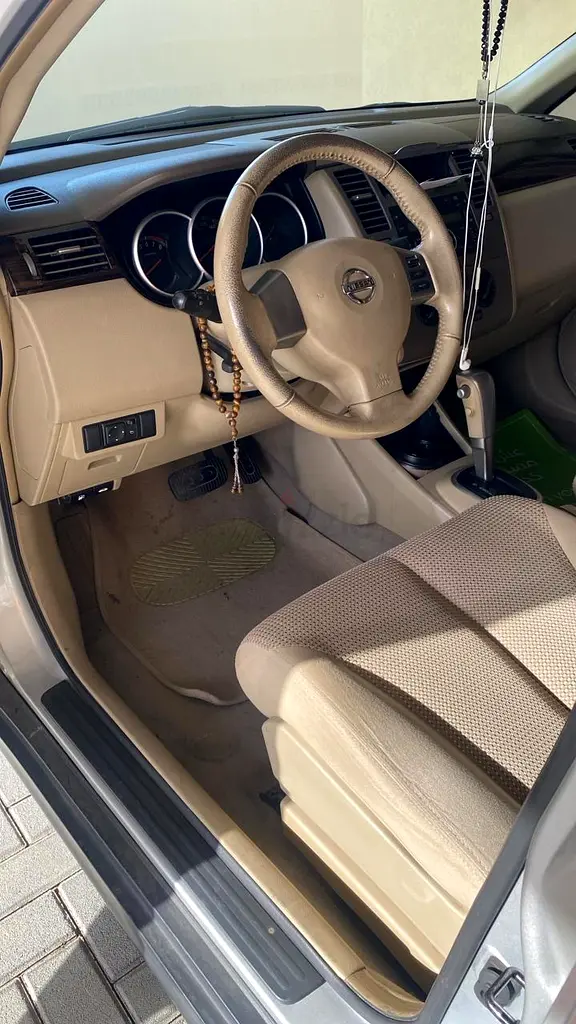 Nissan Tiida 2012 LE - GCC Specs - Reliable in Excellent Condition - Image 6