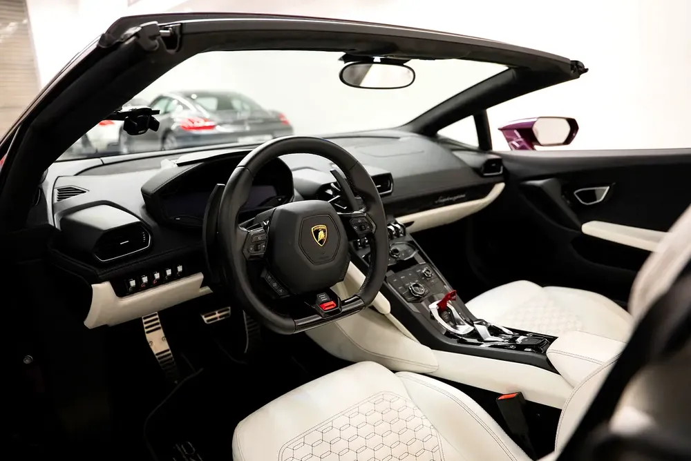 AED 17,164 PM | LAMBORGHINI HURACAN SPYDER 2017 | LP 610 | WELL MAINTAINED | 1 YEAR WARRANTY - Image 5