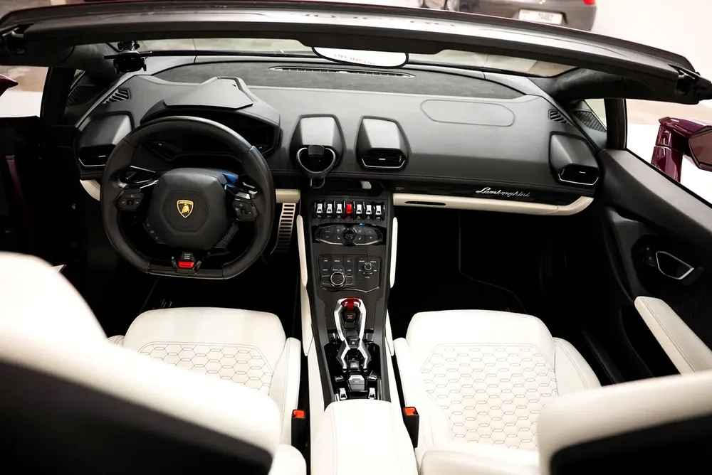 AED 17,164 PM | LAMBORGHINI HURACAN SPYDER 2017 | LP 610 | WELL MAINTAINED | 1 YEAR WARRANTY - Image 7