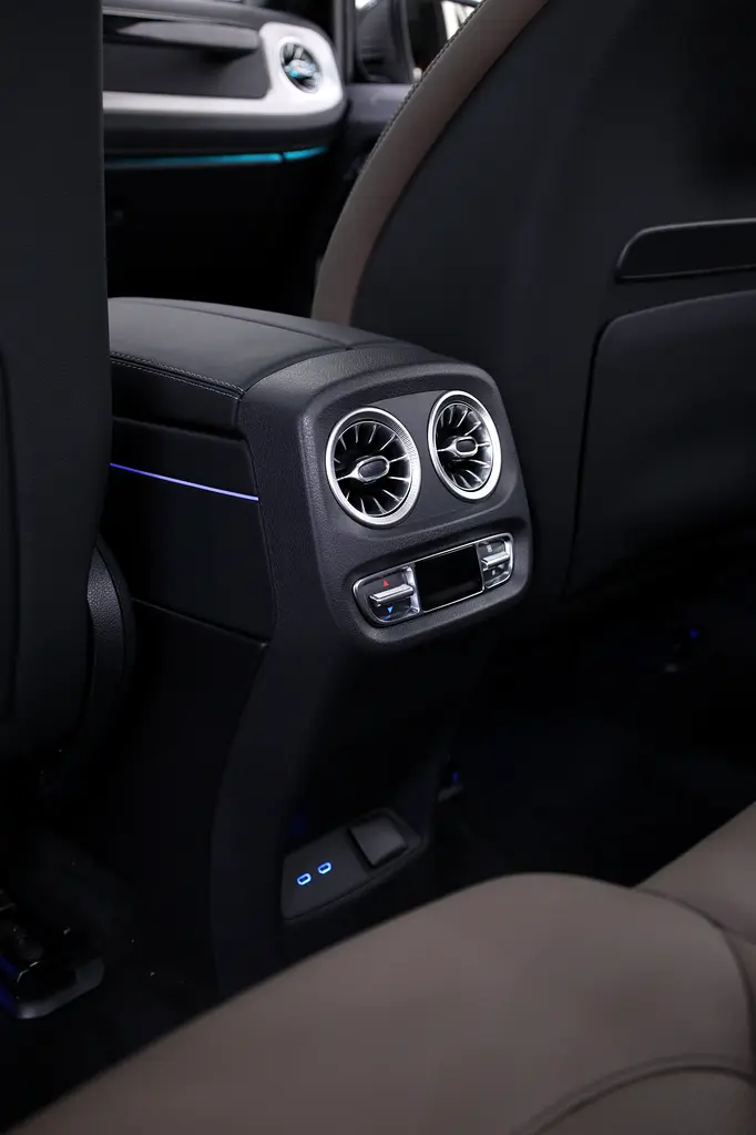 G63 DOUBLE NIGHT PACKAGE FULLY LOADED + 5 YEARS GARGASH WARRANTY - Image 11