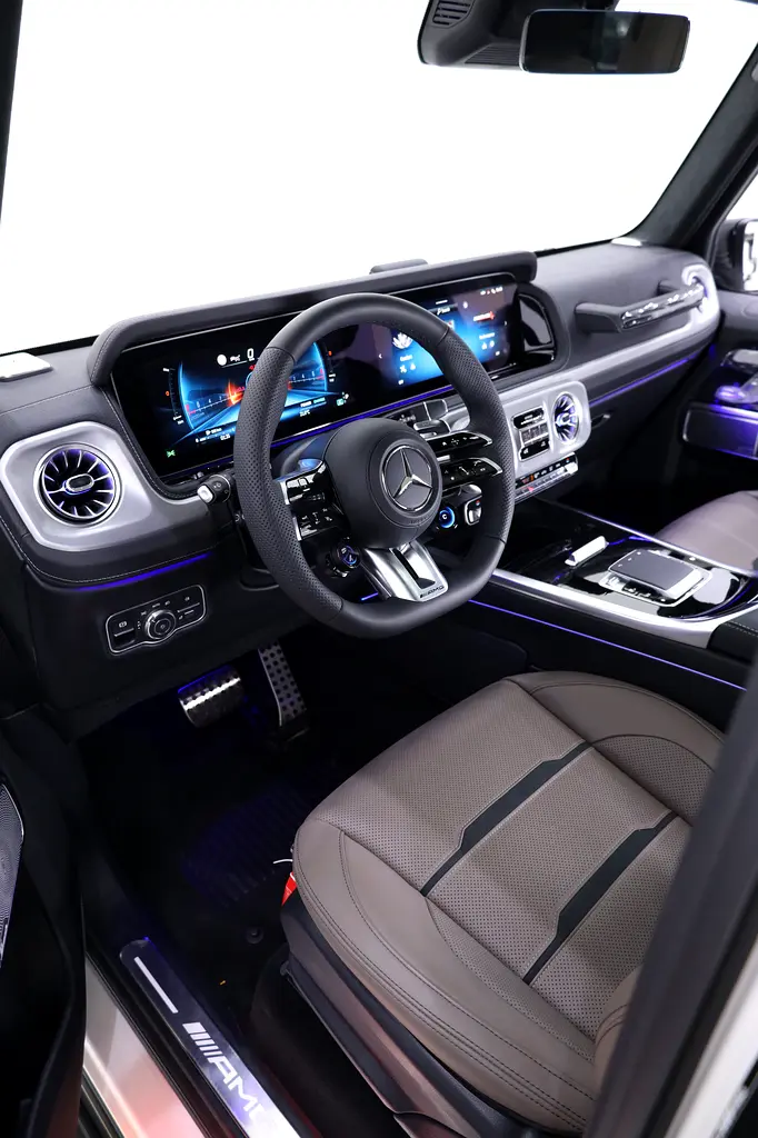 G63 DOUBLE NIGHT PACKAGE FULLY LOADED + 5 YEARS GARGASH WARRANTY - Image 13