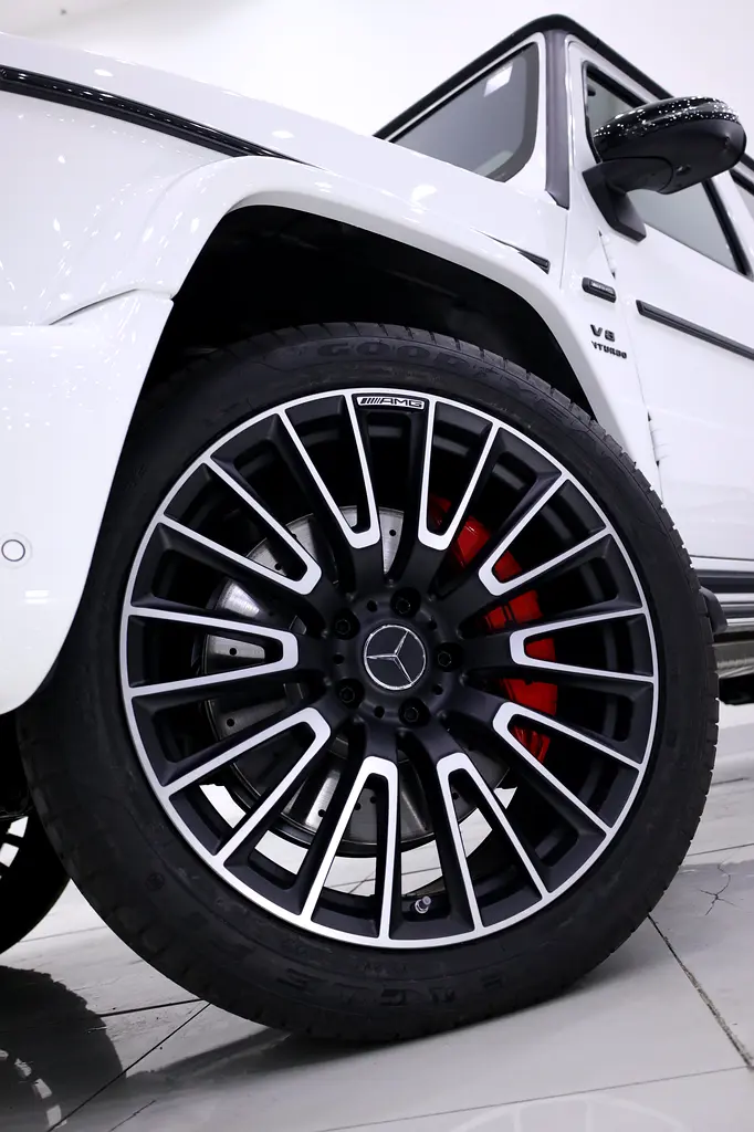 G63 DOUBLE NIGHT PACKAGE FULLY LOADED + 5 YEARS GARGASH WARRANTY - Image 6