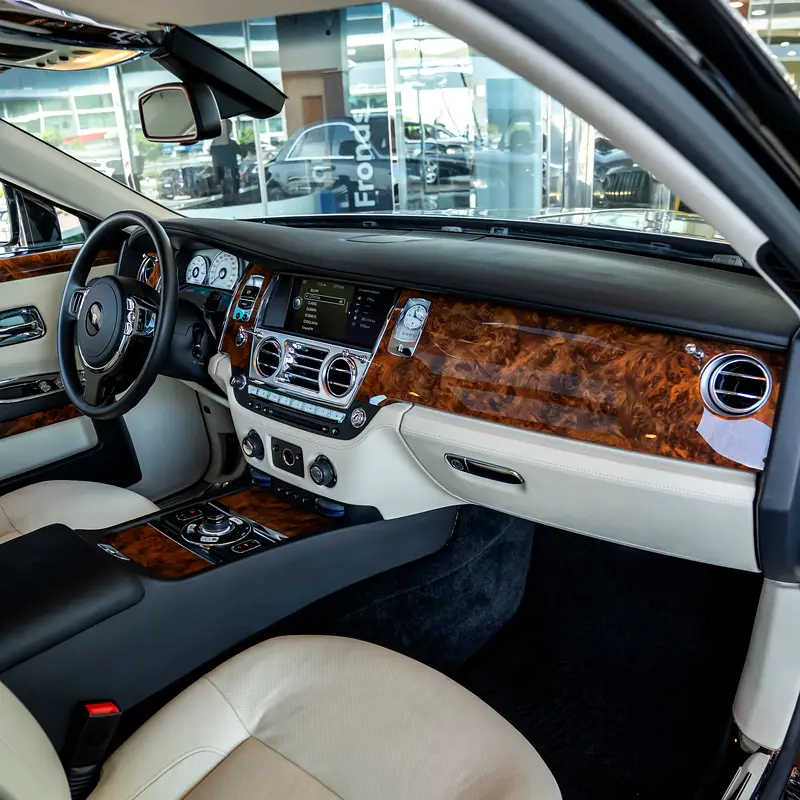 ROLLS ROYCE GHOST  2010  GCC DONE ONLY 30,000KM - Image 10