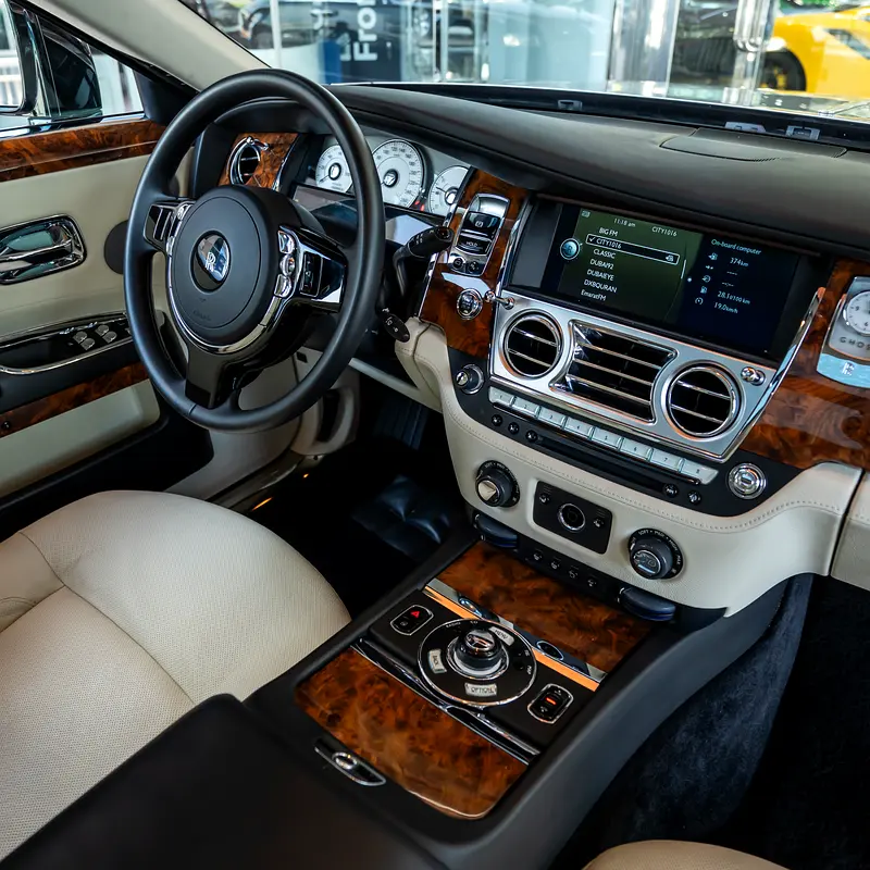 ROLLS ROYCE GHOST  2010  GCC DONE ONLY 30,000KM - Image 11
