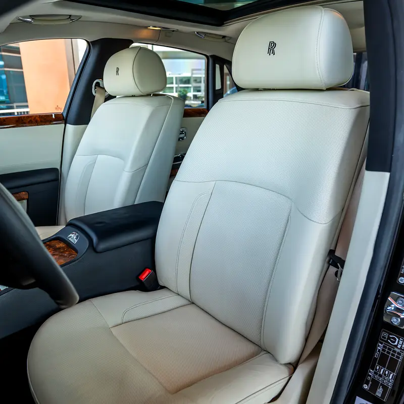 ROLLS ROYCE GHOST  2010  GCC DONE ONLY 30,000KM - Image 12