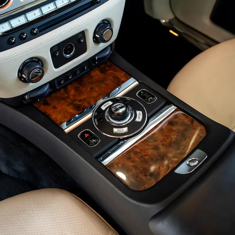 ROLLS ROYCE GHOST  2010  GCC DONE ONLY 30,000KM - Image 18