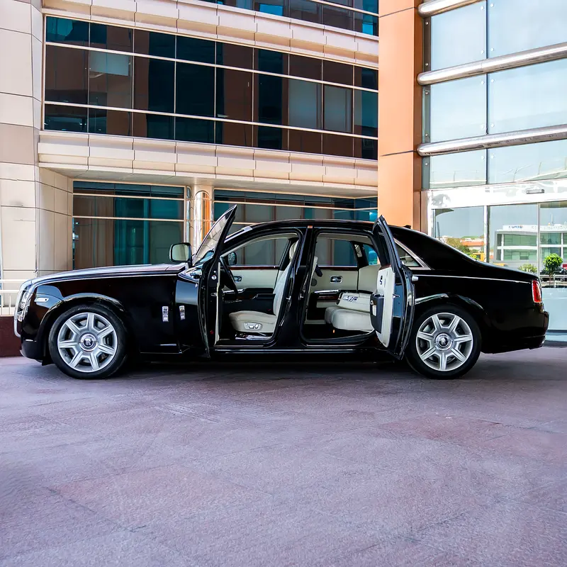ROLLS ROYCE GHOST  2010  GCC DONE ONLY 30,000KM - Image 7