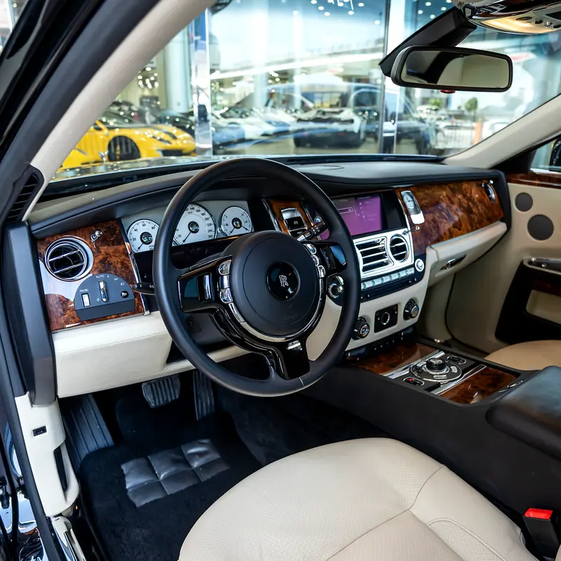 ROLLS ROYCE GHOST  2010  GCC DONE ONLY 30,000KM - Image 8