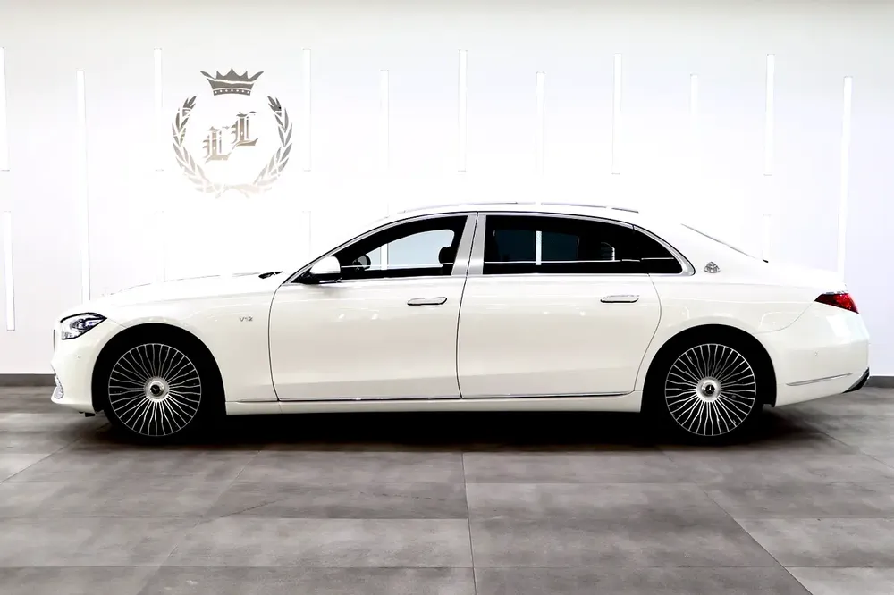 2022 Mercedes Maybach S680, Rear Executive Package, Gargash Warranty + Service!! - Image 4