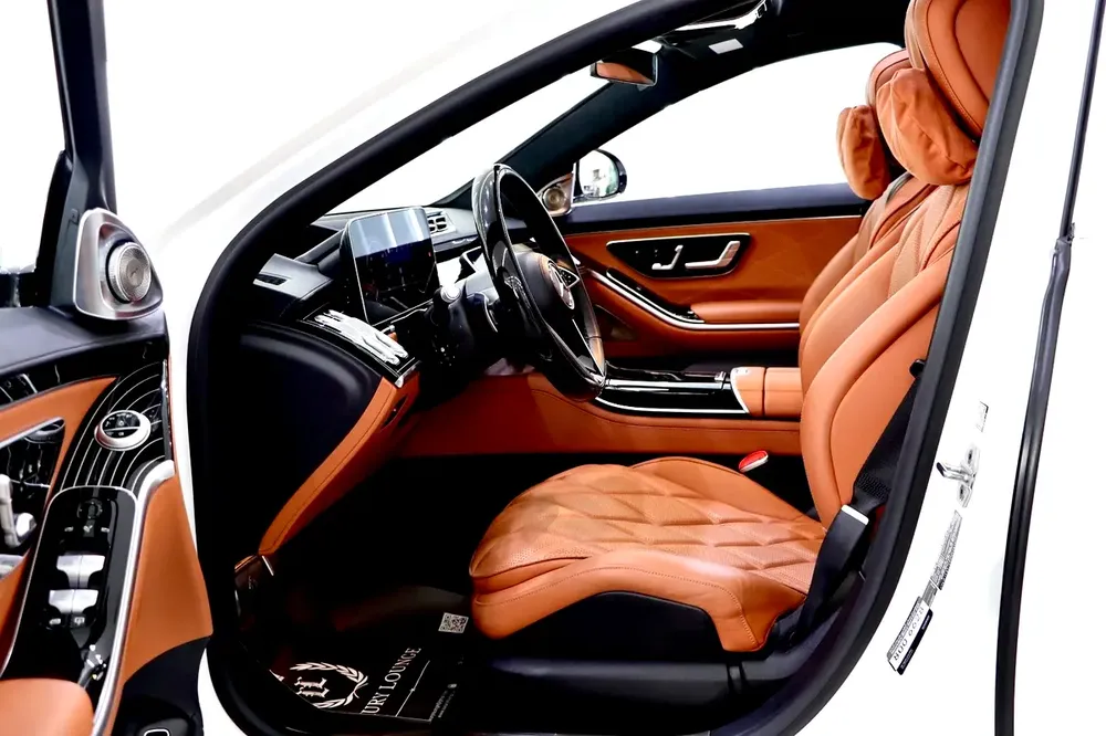 2022 Mercedes Maybach S680, Rear Executive Package, Gargash Warranty + Service!! - Image 8