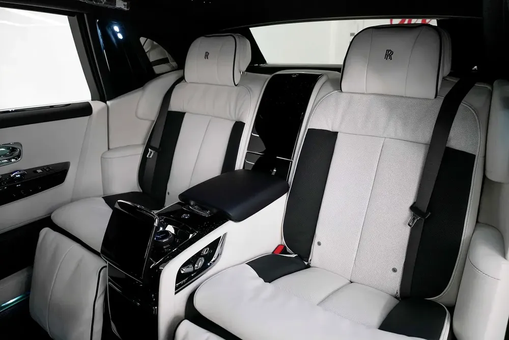 2026 ROLLS ROYCE PHANTOM EWB / GCC / STARLIGHT /  DEALER WARRANTY - Image 15