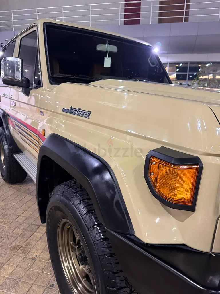 Toyota Land Cruiser VXR 2015 | GCC Specs | V8 Engine - Image 6