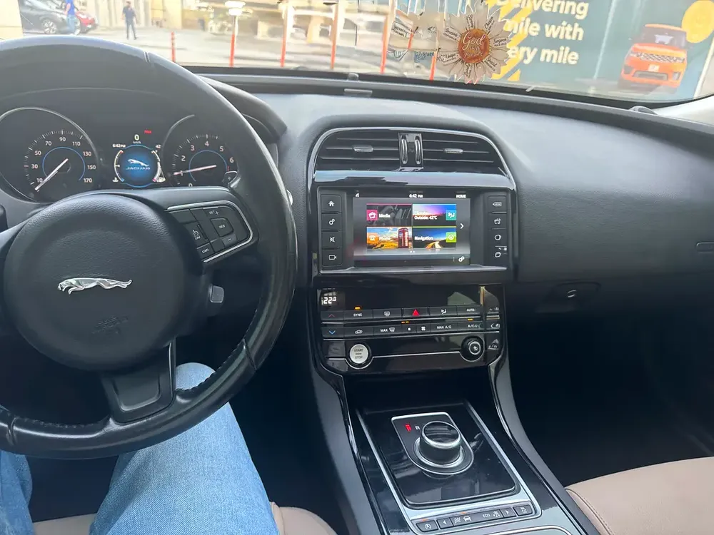 Jaguar XE Prestige 2017 | Canadian Specs | Well Maintained - Image 7