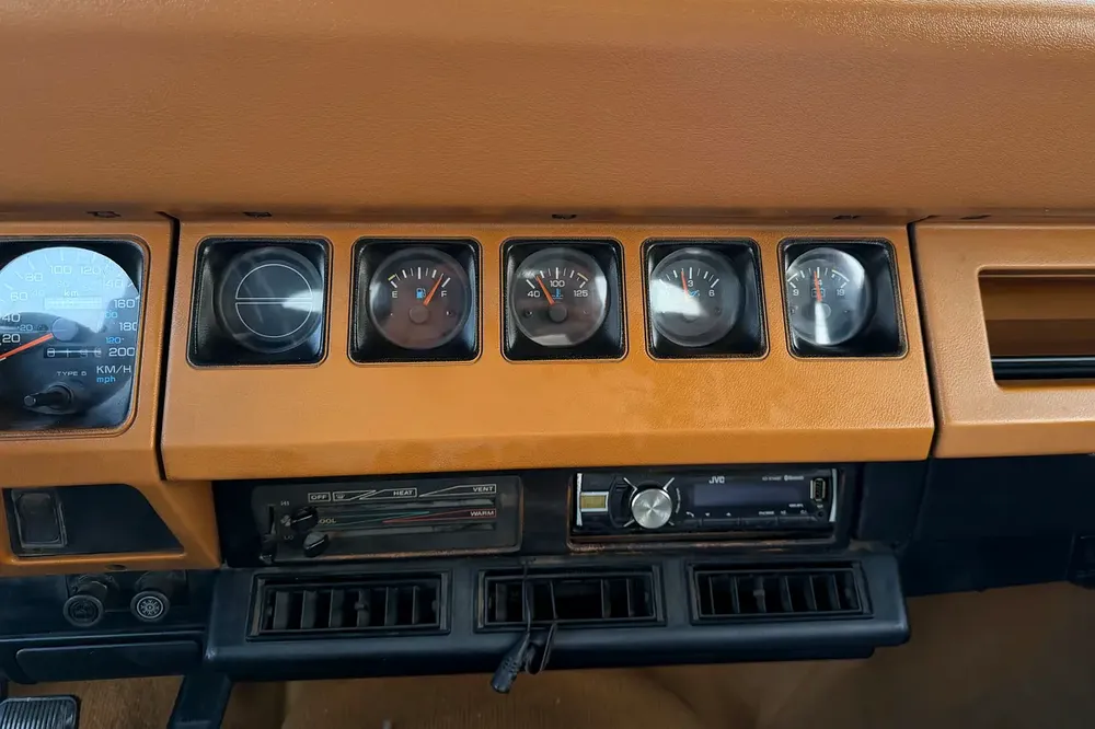 Jeep Wrangler JY 1995 GCC Specs For Sale (Accident Free / Manual Gear) - Image 11
