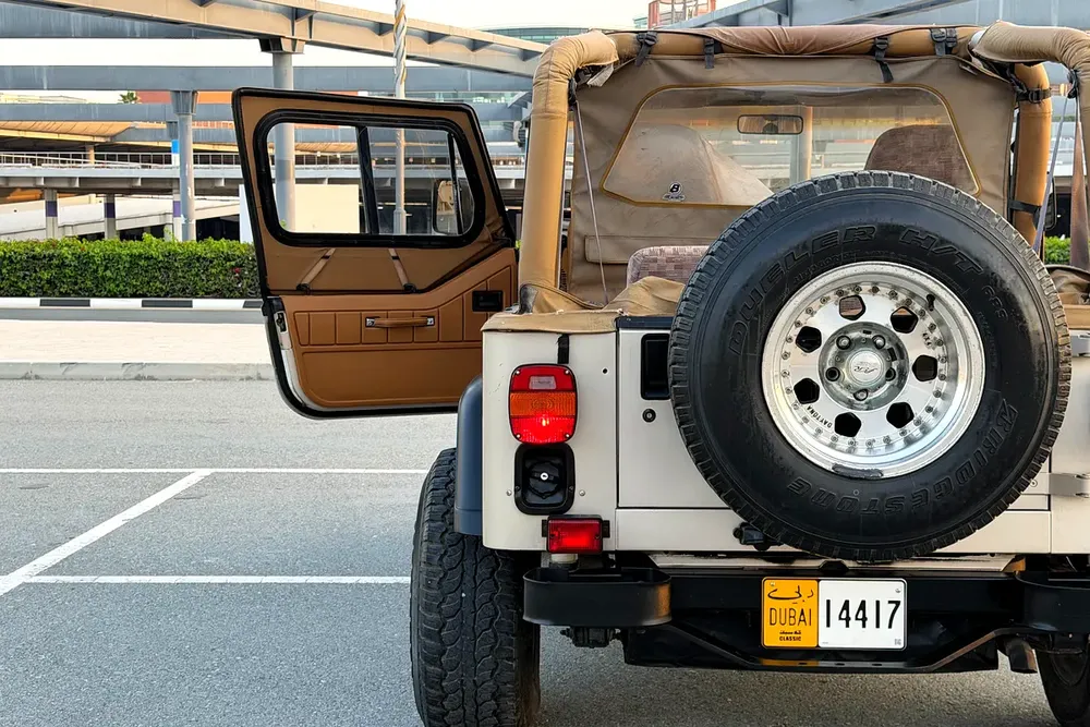 Jeep Wrangler JY 1995 GCC Specs For Sale (Accident Free / Manual Gear) - Image 5