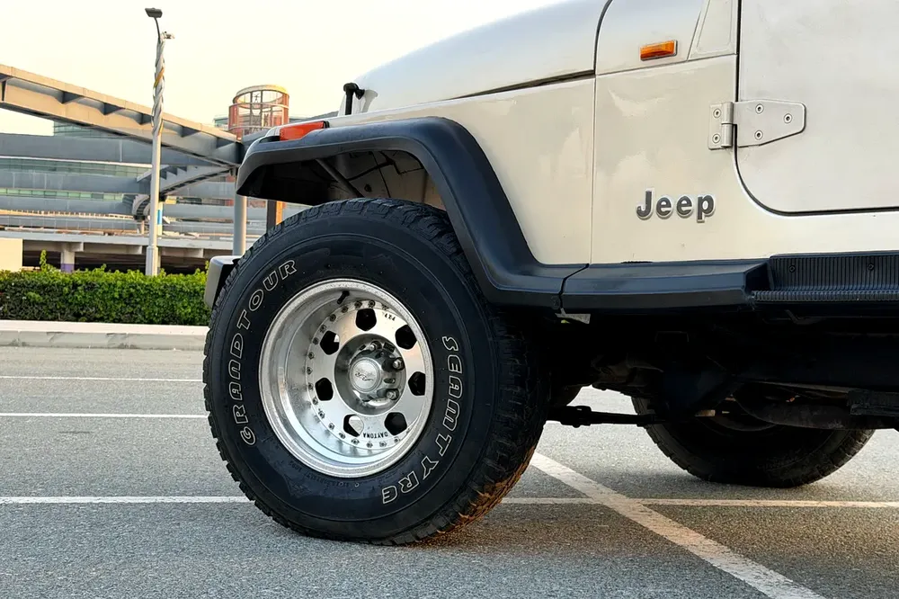 Jeep Wrangler JY 1995 GCC Specs For Sale (Accident Free / Manual Gear) - Image 7