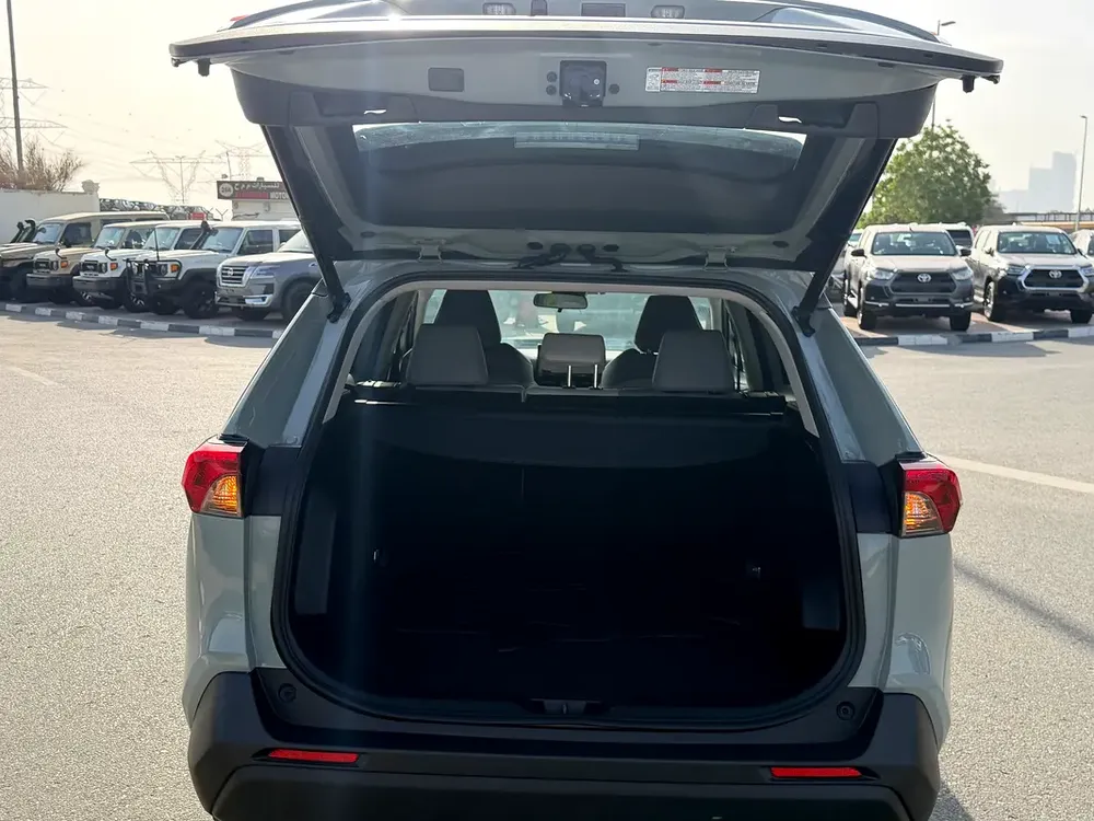 Toyota Rav 4 XLE Premium 2021, American Specs - Image 10