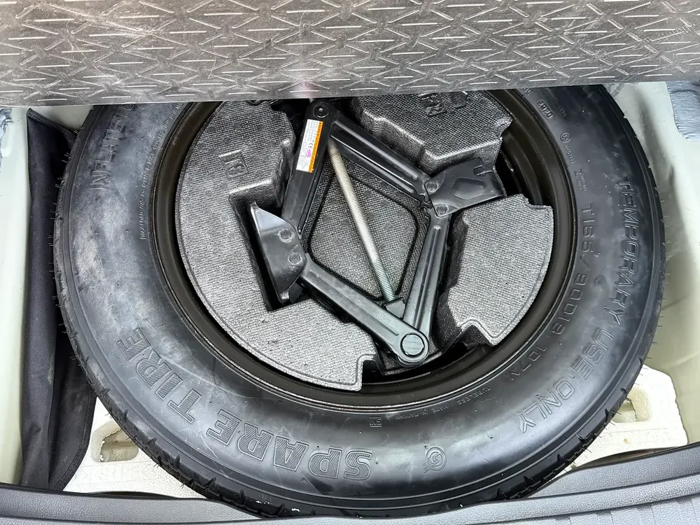 Toyota Rav 4 XLE Premium 2021, American Specs - Image 11