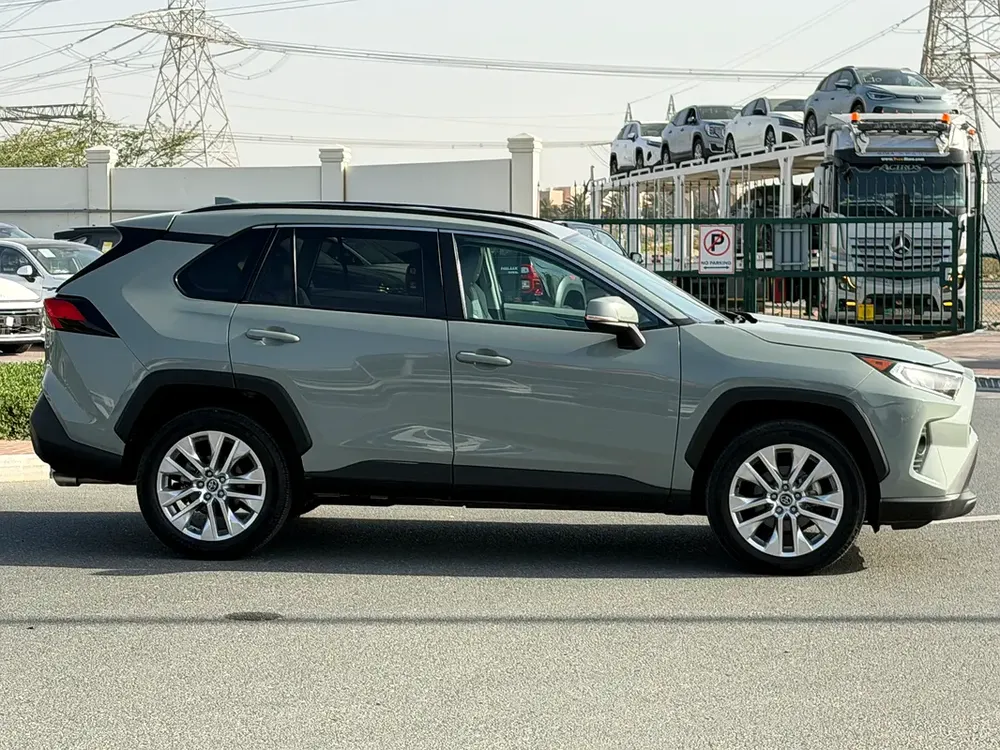 Toyota Rav 4 XLE Premium 2021, American Specs - Image 5