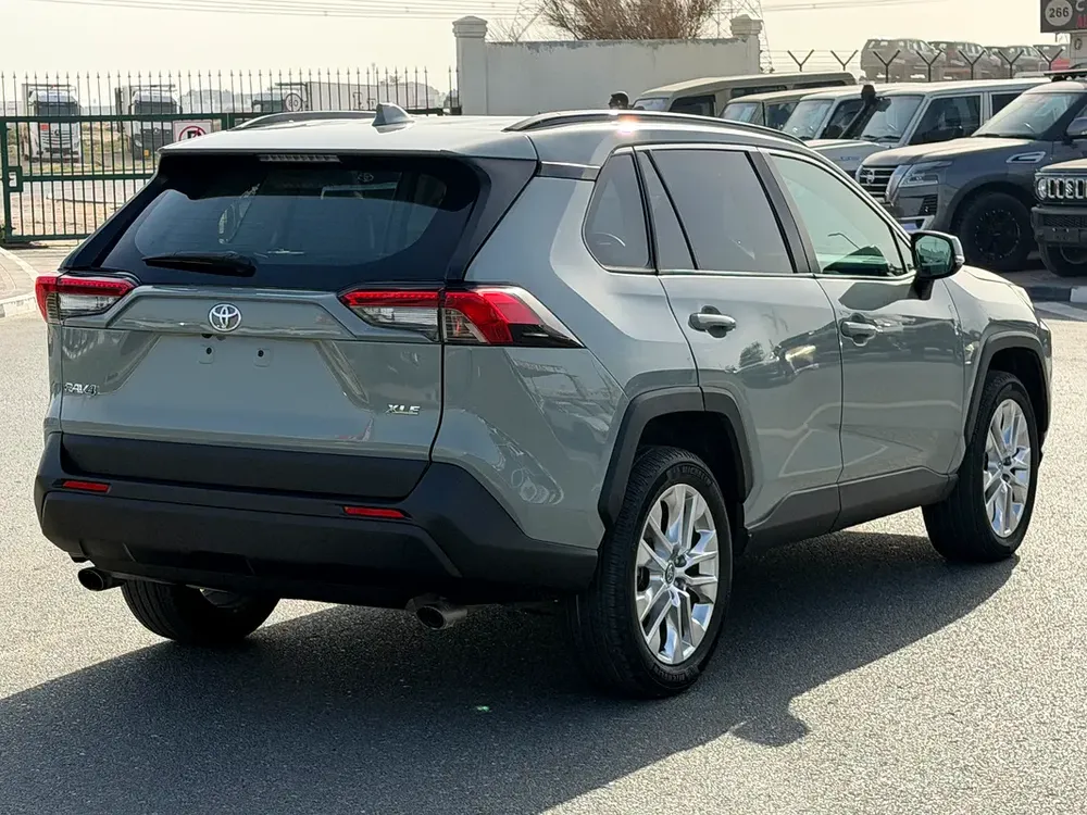 Toyota Rav 4 XLE Premium 2021, American Specs - Image 6