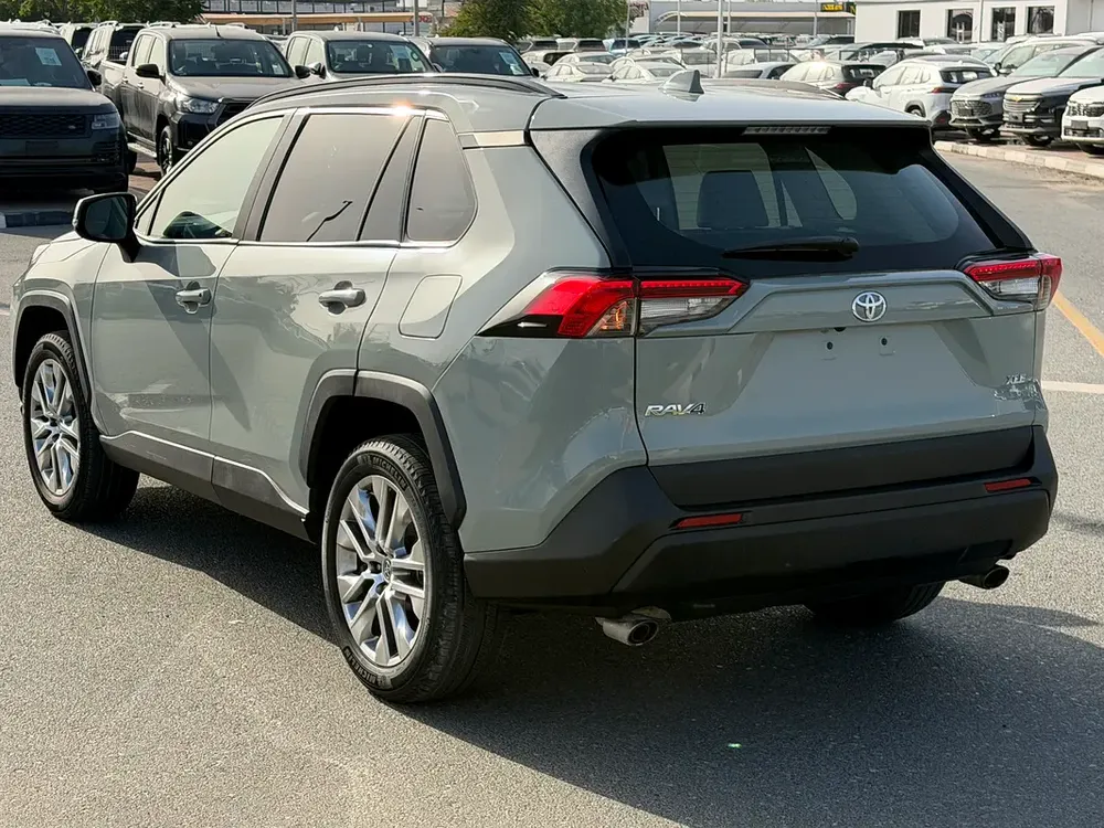 Toyota Rav 4 XLE Premium 2021, American Specs - Image 8