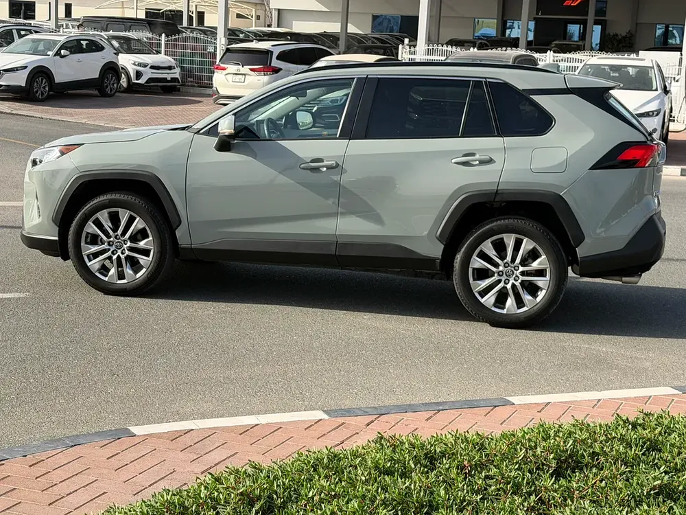 Toyota Rav 4 XLE Premium 2021, American Specs - Image 9