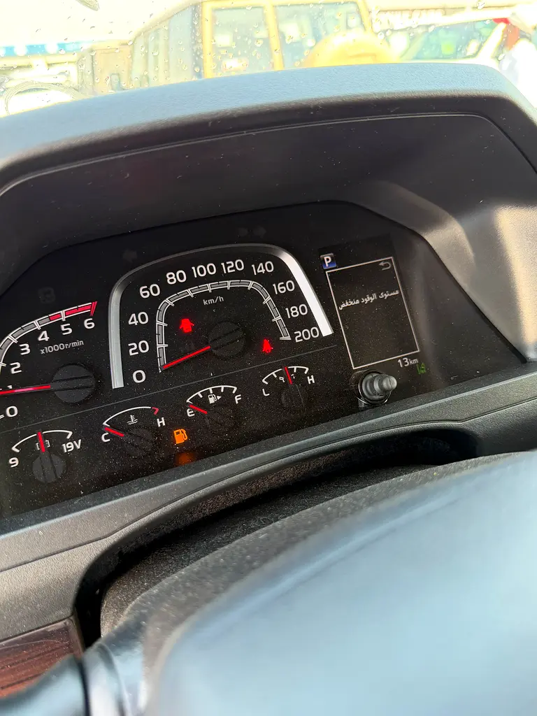 Toyota Land Cruiser 76 Hardtop LX - Image 12