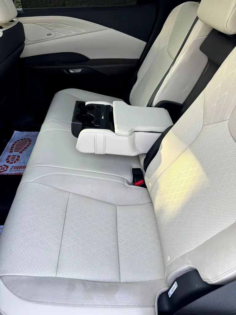 Lexus RX 350 Platinum 2025 - Canadian Specs - Brand New - Image 10