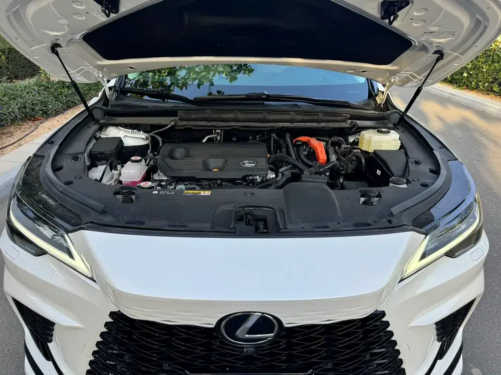 Lexus RX 350 Platinum 2025 - Canadian Specs - Brand New - Image 4