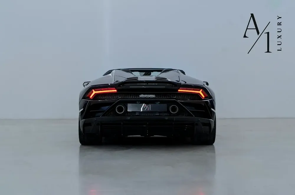 2021 Lamborghini Huracan EVO Spyder, With Full Service History, Excellent Condition, GCC Spec - Image 5