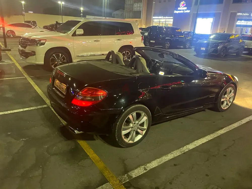 Mercedes-Benz SLK 200 2011 | GCC Specs | Pristine Condition - Image 8
