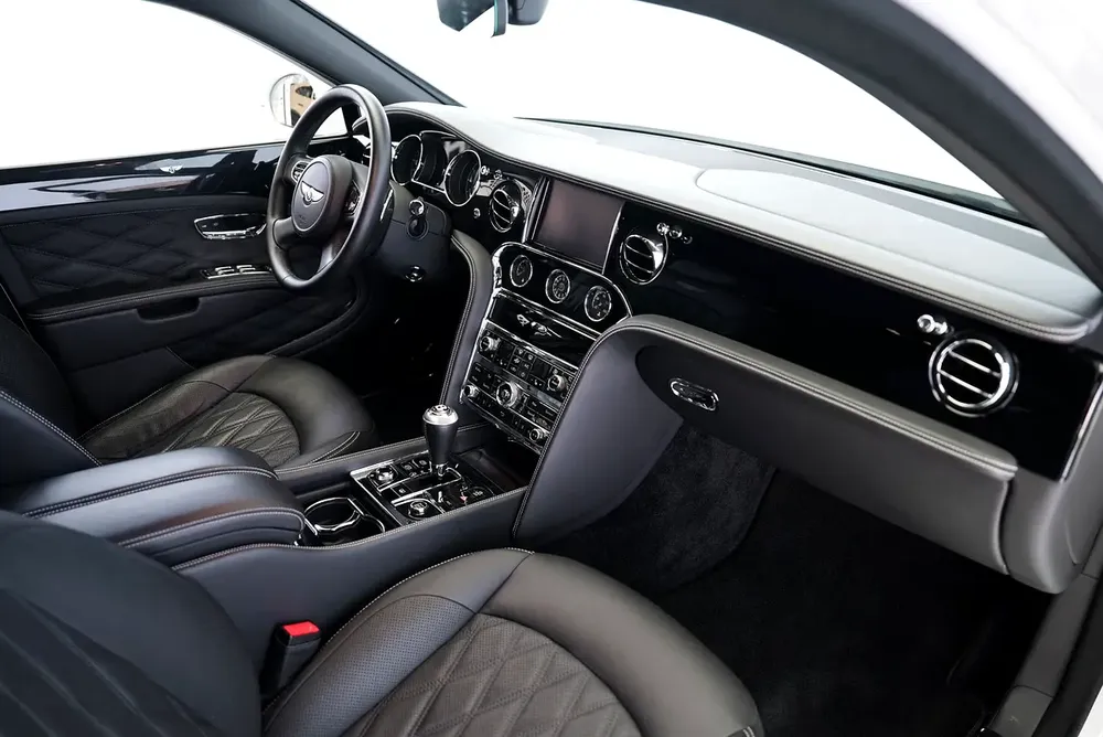 MULSANNE SPEED | SUNROOF | DIAMOND STITCHES INTERIOR | WARRANTY AVAILABLE - Image 13