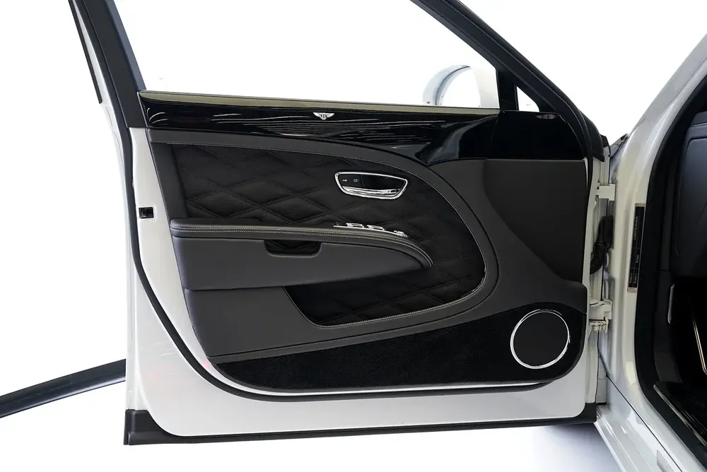 MULSANNE SPEED | SUNROOF | DIAMOND STITCHES INTERIOR | WARRANTY AVAILABLE - Image 6
