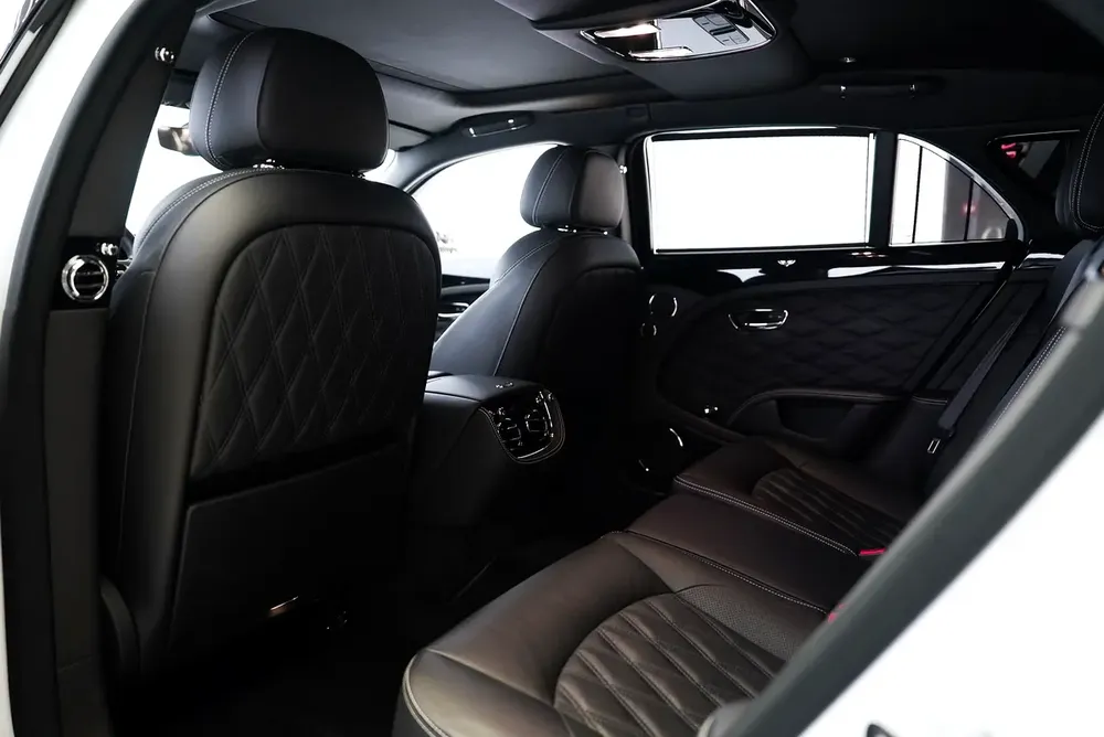 MULSANNE SPEED | SUNROOF | DIAMOND STITCHES INTERIOR | WARRANTY AVAILABLE - Image 9