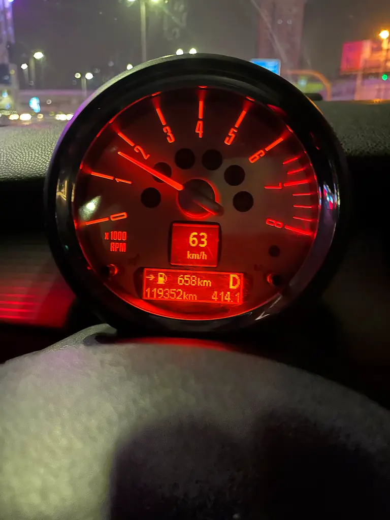 Mini Cooper S (R56) – GCC Spec | Chili Red | Fully Loaded - Image 12