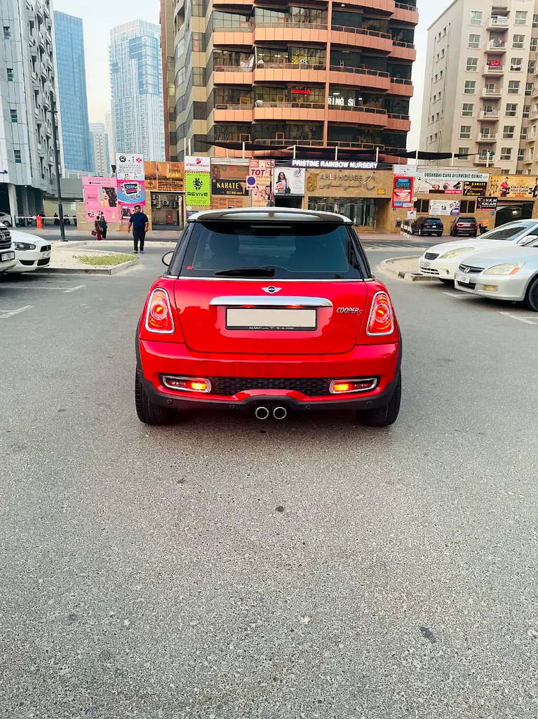 Mini Cooper S (R56) – GCC Spec | Chili Red | Fully Loaded - Image 4