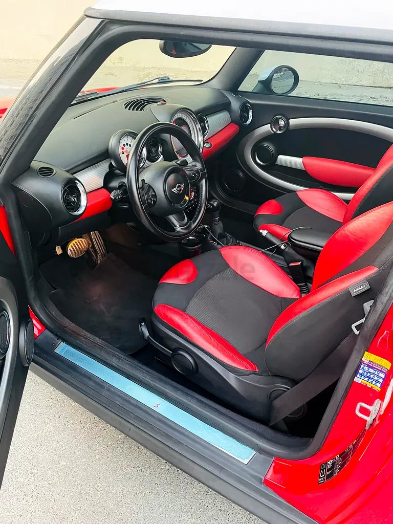 Mini Cooper S (R56) – GCC Spec | Chili Red | Fully Loaded - Image 8