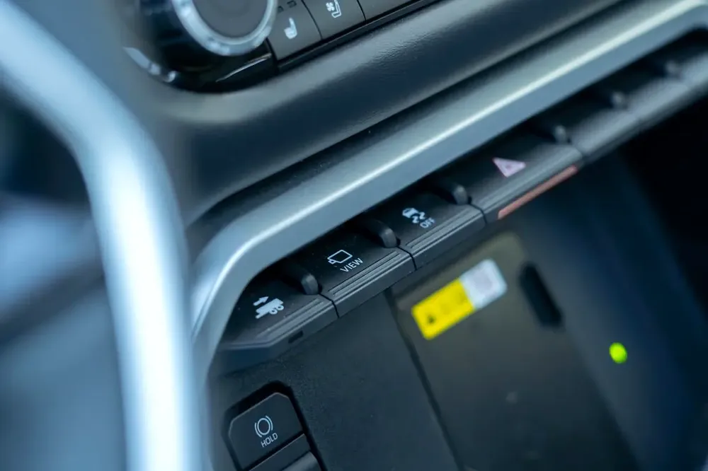 2024 Toyota Tundra Crewmax Platinum! - Image 13