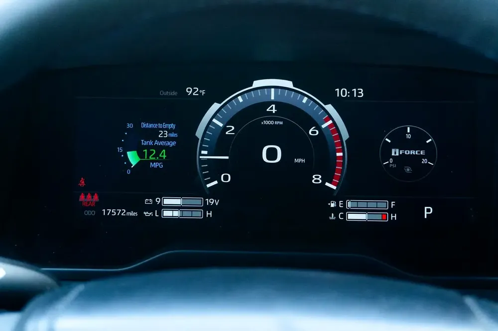 2024 Toyota Tundra Crewmax Platinum! - Image 18